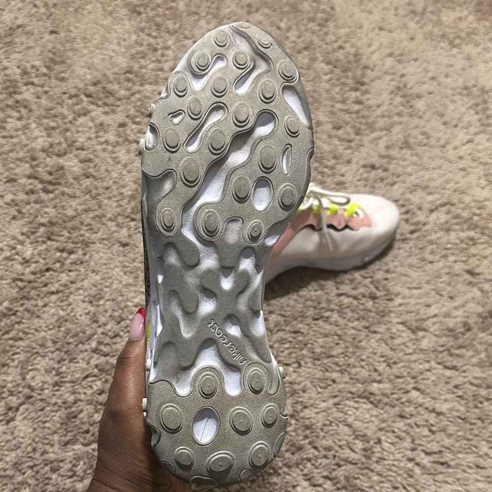 Women’s Nike React Sneakers - Picture 6 of 12